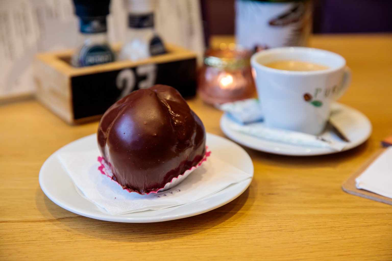 Koffie/Bossche bol Cafe Cinq